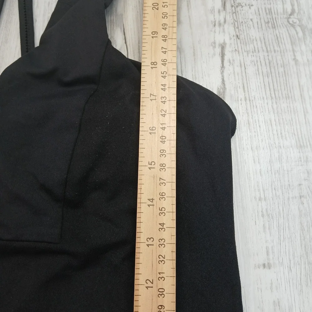 Lululemon Black Strappy Halter Racerback Yoga Tank Top with Built-in Bra Size 8